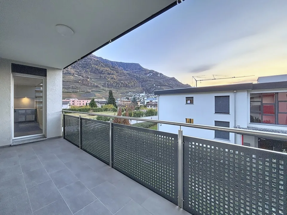Appartamento moderno di 3.5 locali con balcone a Saxon
