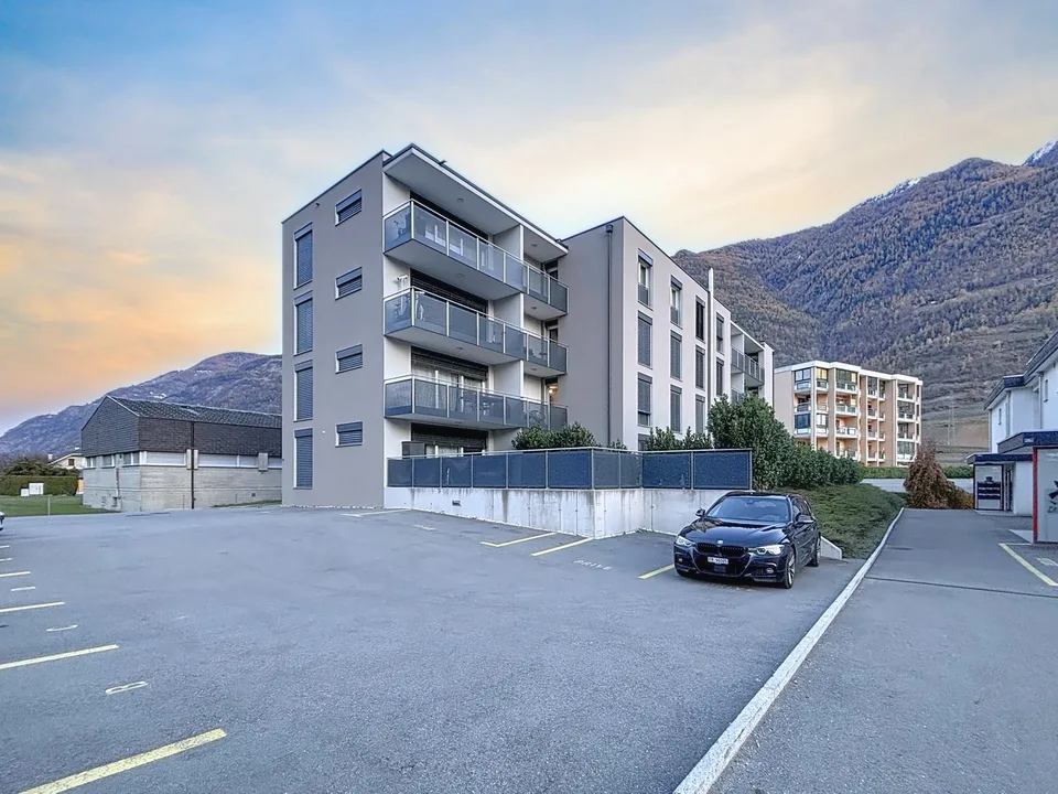 Appartement moderne de 3.5 pièces avec balcon à Saxon