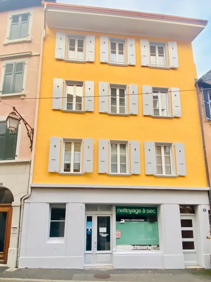 Premier mois de loyer offert : Boutique au rez-de-chaussée
