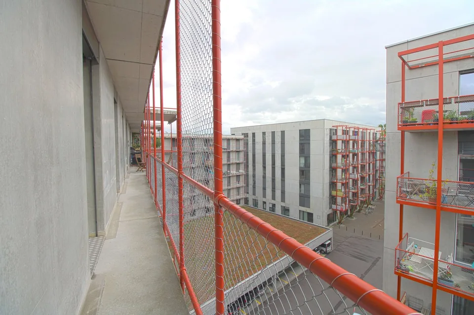 Möbliertes Zimmer in grosser 4er WG in Zürich-Dübendorf