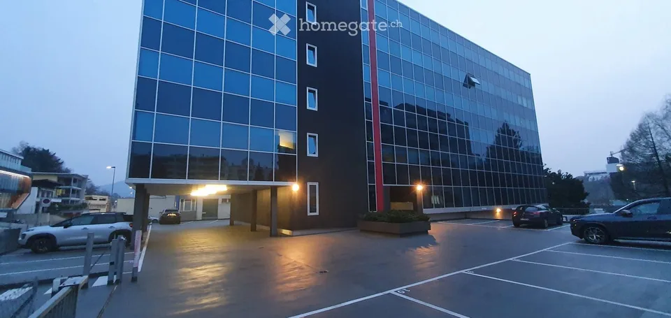 Repräsentatives Gebäude - Einzelbüro mit Parkplatz