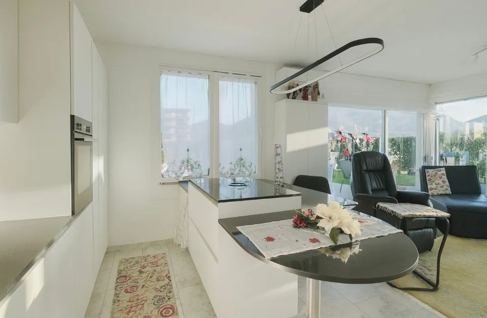 Appartamento 3,5 locali con ampia terrazza e giardino