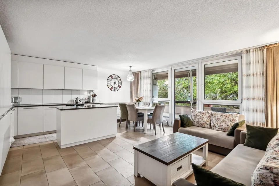 Peaceful living with a view of the green