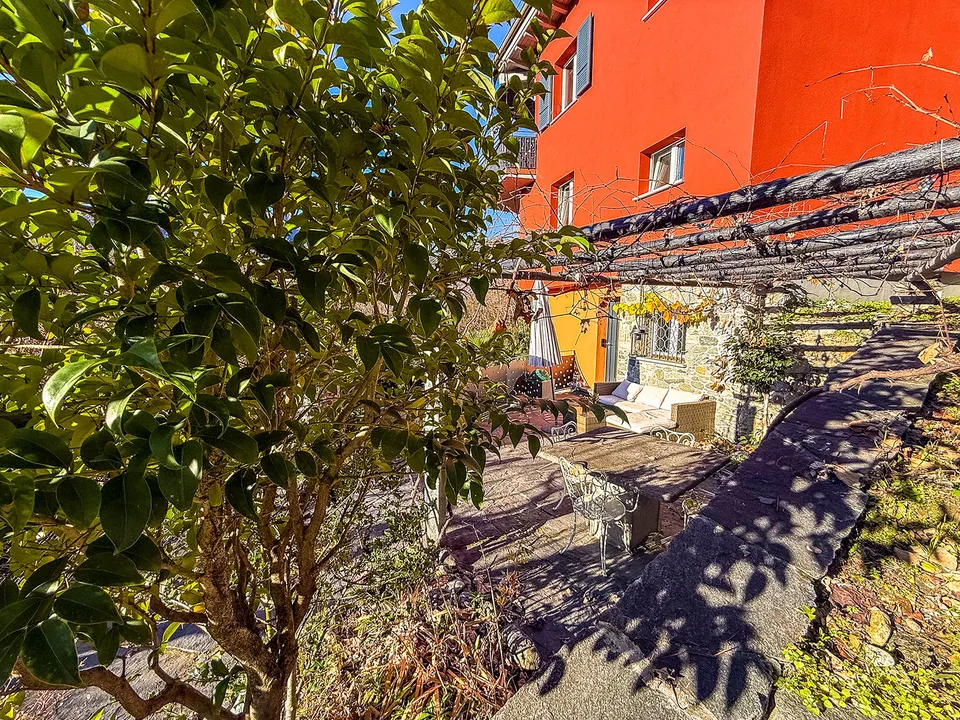 Schönes Mehrfamilienhaus mit 10 Räumen in Solduno