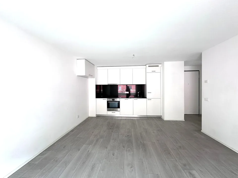 Appartement moderne 2.5 pièces avec balcon à Cadenazzo