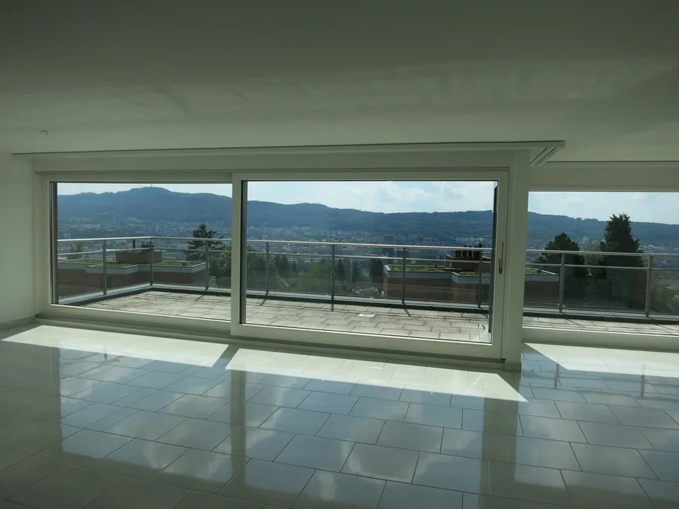 Exklusive 4.5-Zimmer-Maisonette mit traumhafter Aussicht über Zürich