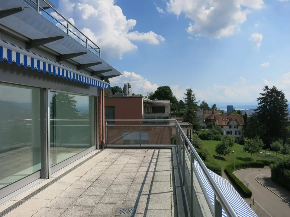 Exklusive 4.5-Zimmer-Maisonette mit traumhafter Aussicht über Zürich
