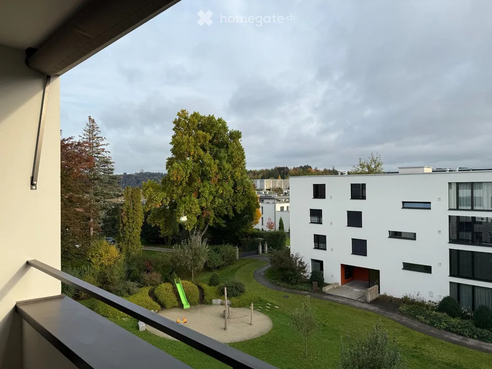 3,5 locali appartamento soleggiato con loggia, libero dal 1 novembre