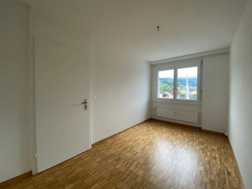 gemütliche 4.5 - Zimmerwohnung an zentraler Lage im steuergünstigen Freienbach