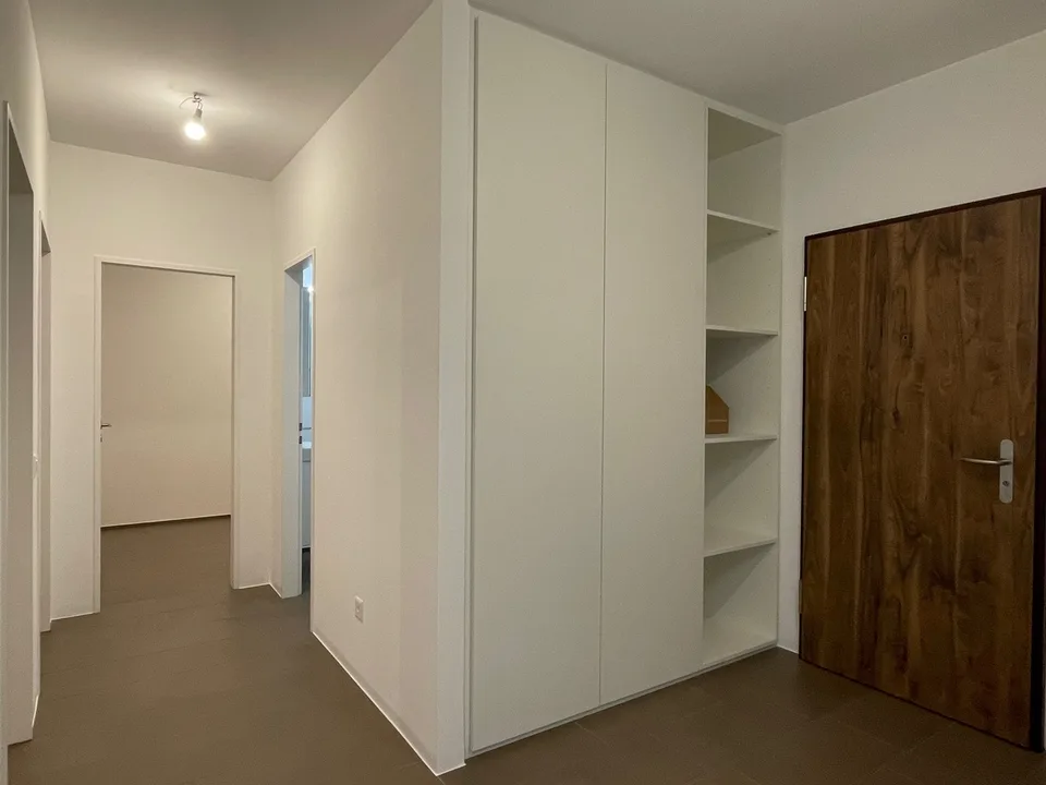 3.5 ROOMS completely RENOVATED with GARDEN