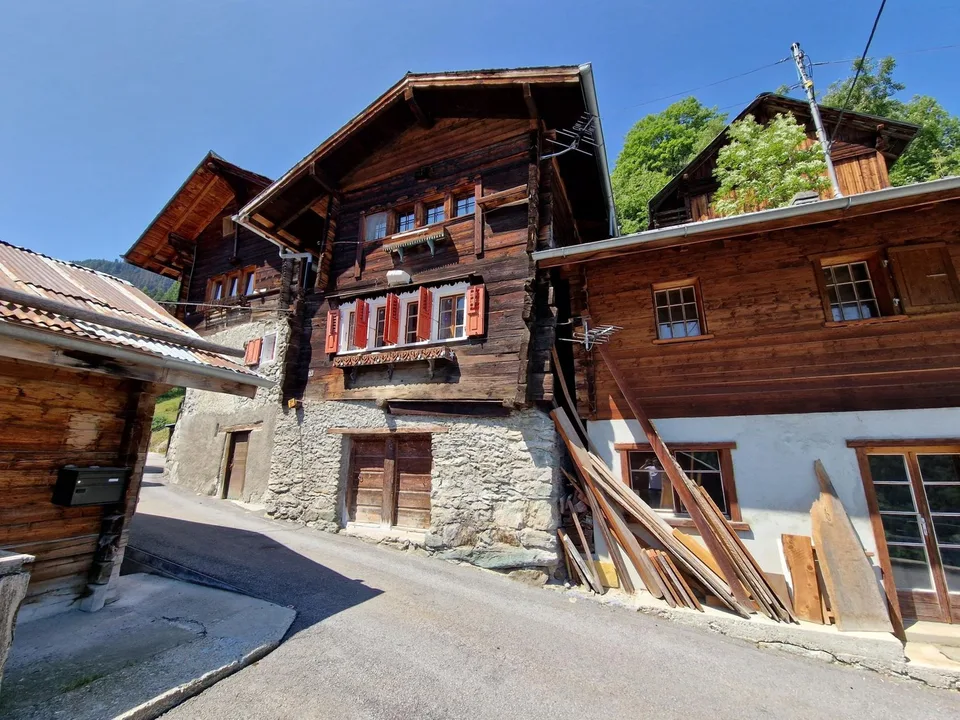 Vente aux étrangers possible - Appartement de charme avec terrasse et vue panoramique sur les Alpes