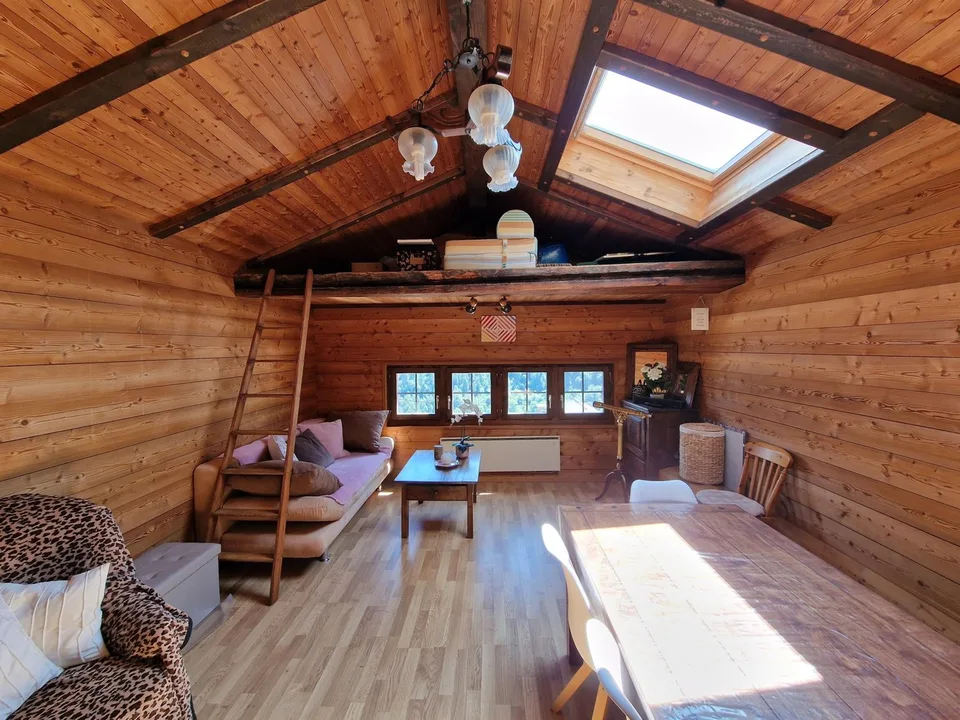 Sale to foreigners possible - Charming apartment with terrace and panoramic view of the Alps
