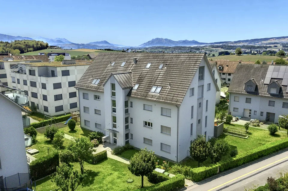 Grosszügige Dach-Maisonettewohnung mit Südwestterrasse und Alpensicht