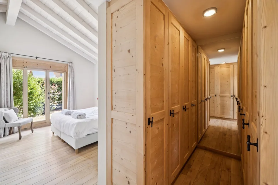 Einzelchalet sehr geräumig.