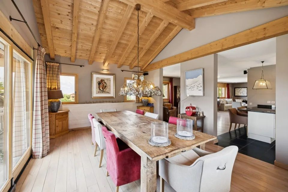 Einzelchalet sehr geräumig.