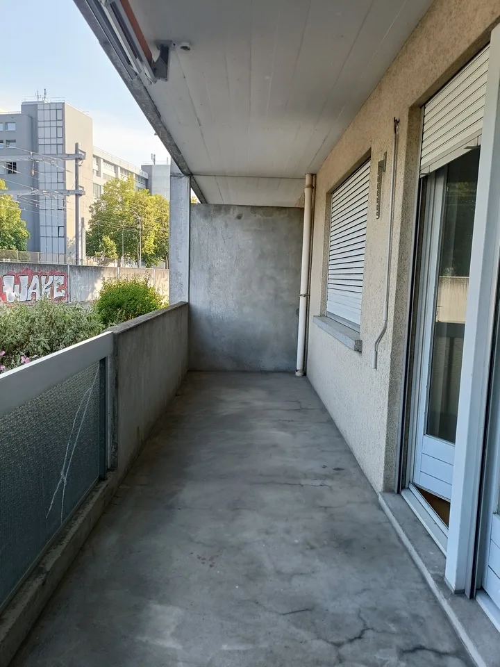 Appartamento 2 locali luminoso con balcone a Bern-Bümpliz