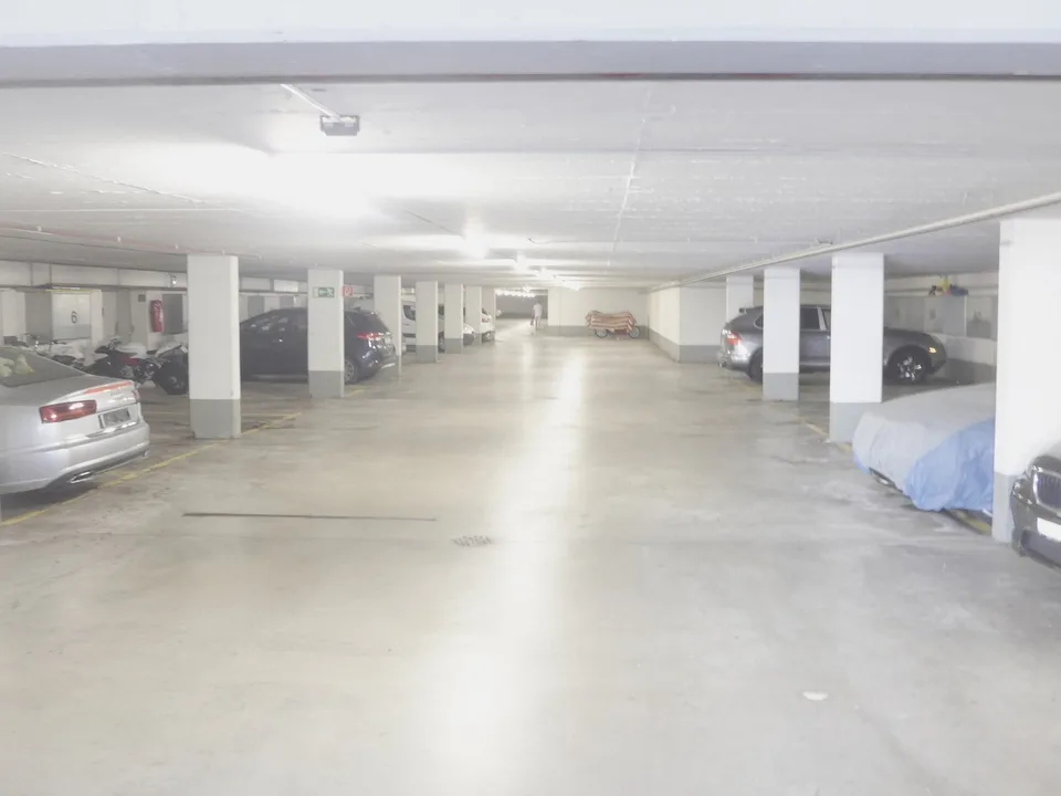 Tiefgaragenplatz
