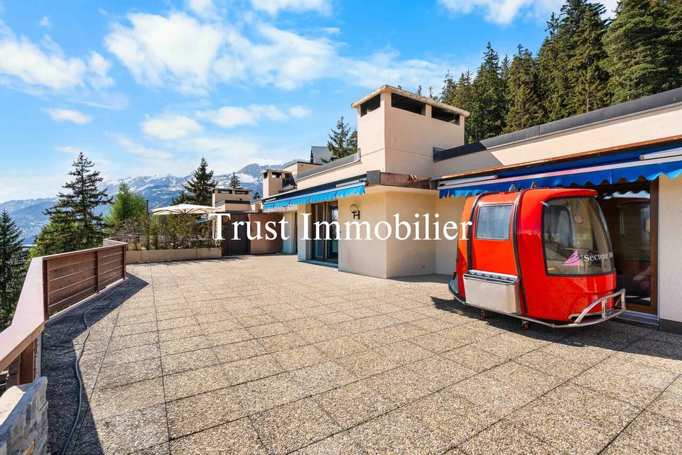 Attic apartment + Studio, 1 km from the center of Crans