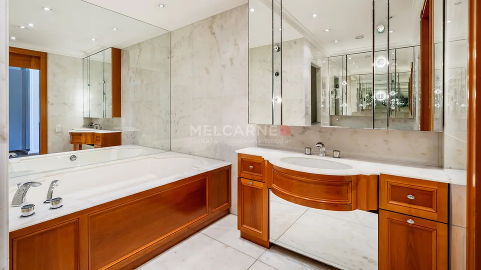 Exclusivité - Appartement 12 pièces en étage élevé