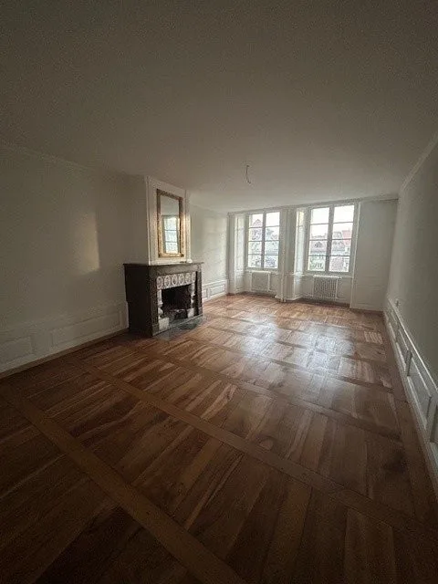 4.0 pieces fully renovated in the heart of Fribourg