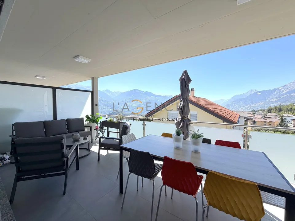 APPARTEMENT VON 4,5 ZIMMERN MIT GROSSER TERRASSE VON 21 M2