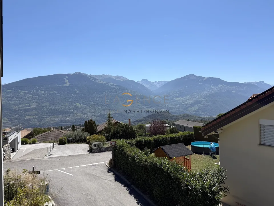 APPARTEMENT VON 4,5 ZIMMERN MIT GROSSER TERRASSE VON 21 M2