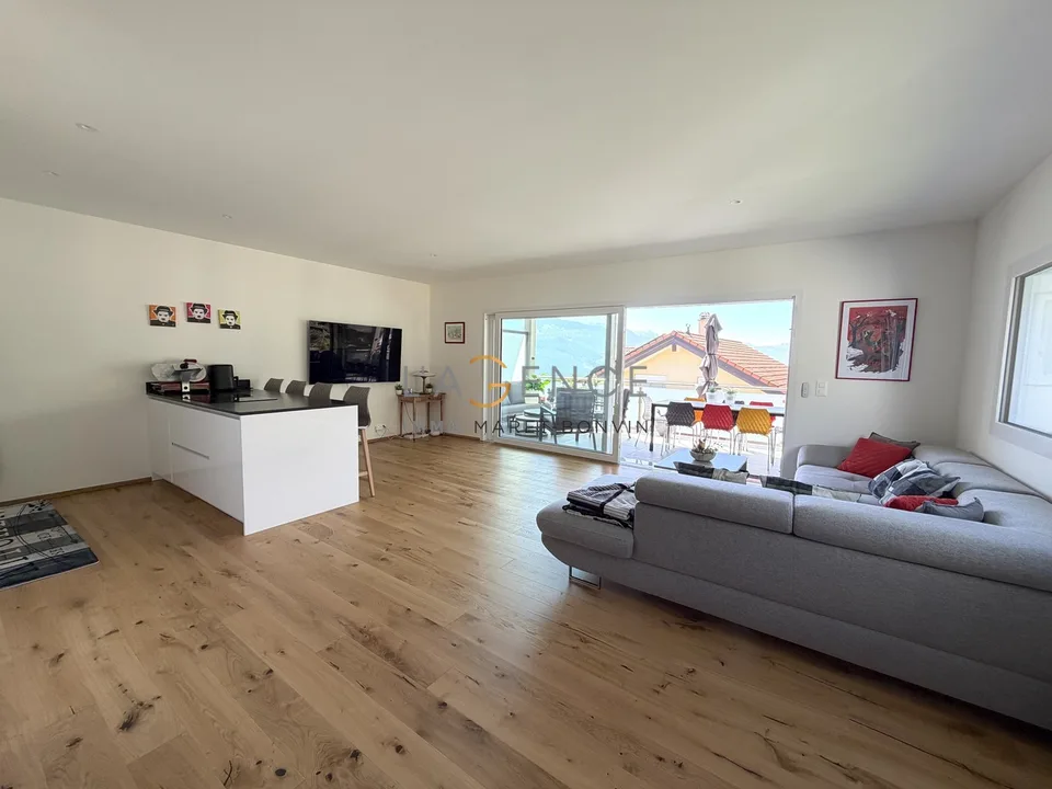 APPARTEMENT VON 4,5 ZIMMERN MIT GROSSER TERRASSE VON 21 M2