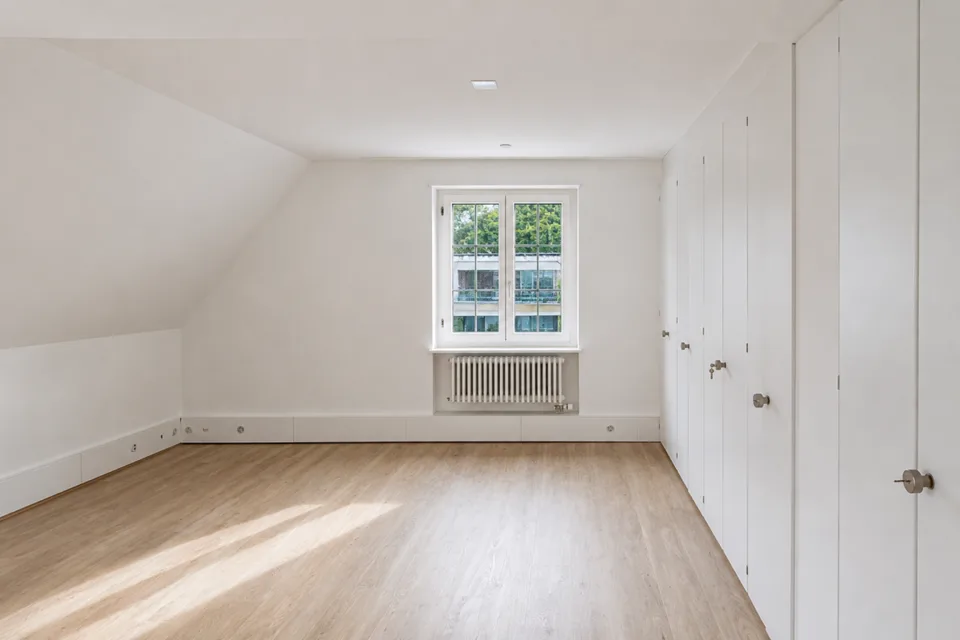 Espace de bureau fraîchement rénové dans le quartier de Seefeld à Zurich