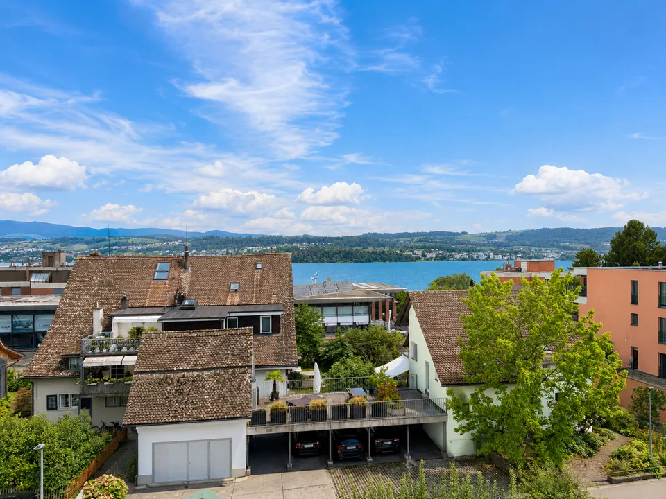 Arriver et se sentir bien – maison lumineuse avec vue sur le lac et les montagnes