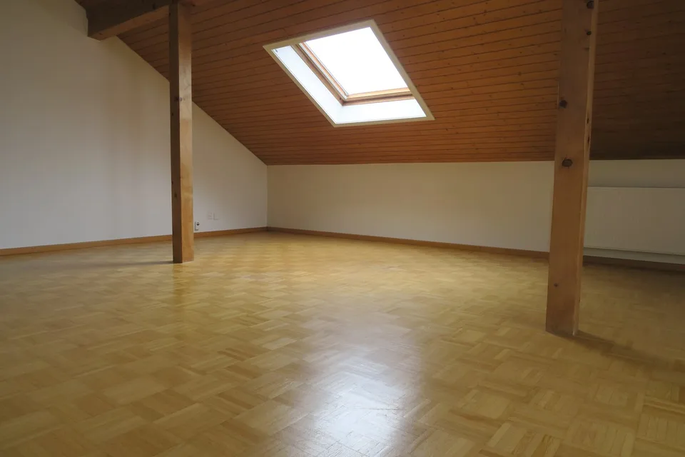 Gemütliche 3.5-Zimmerwohnung mit charmanten Dachschrägen