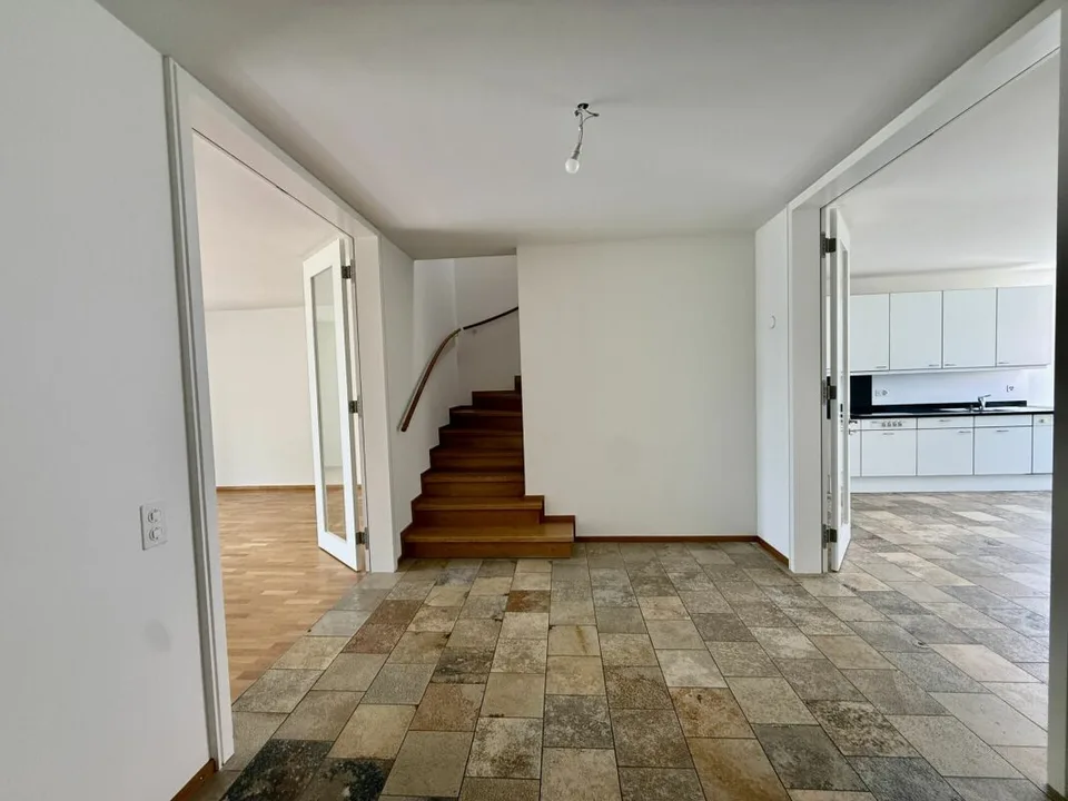 Grosszügige 4.5-Zi.-Maisonette-Wohnung mit Hobbyraum
