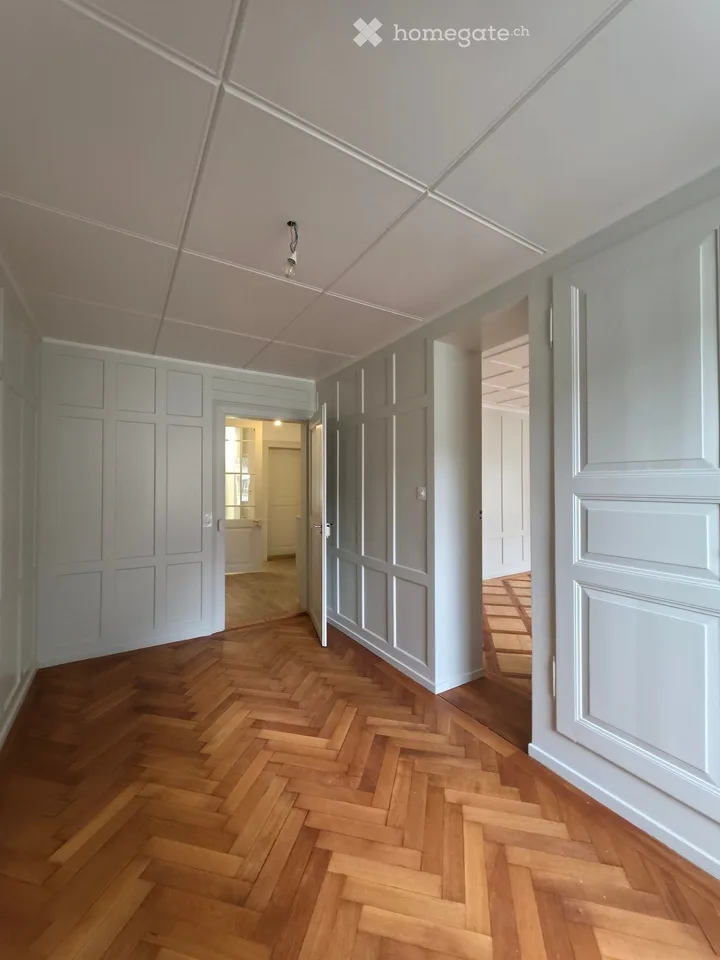 Charmant appartement de 5,5 pièces dans un immeuble ancien historique – Burgstrasse 30, Glarus