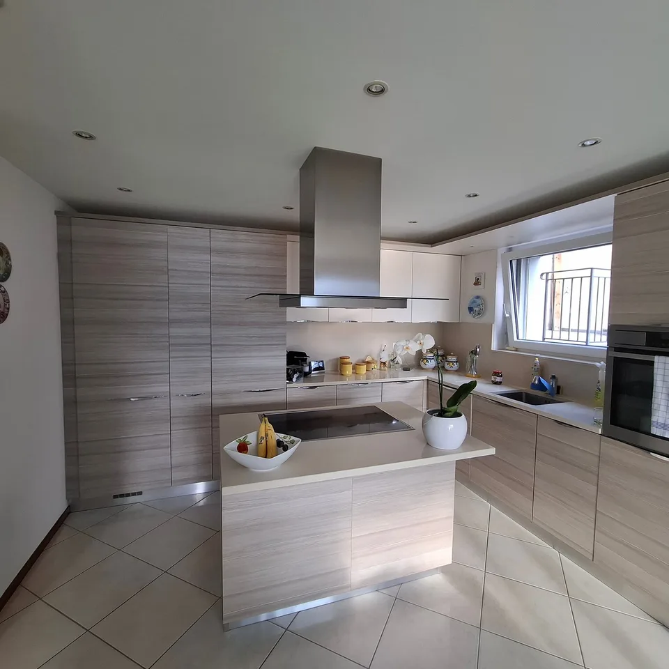 Charming single-family house 4.5 with lake view in Bissone