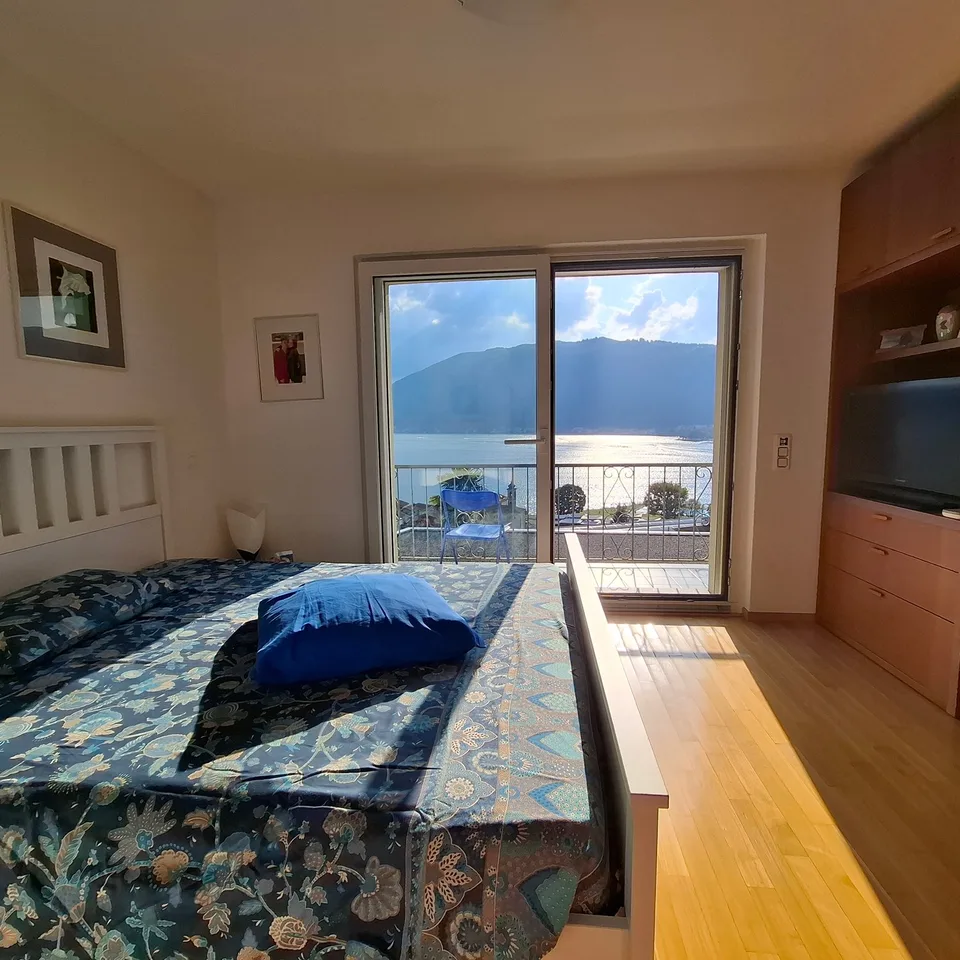 Charming single-family house 4.5 with lake view in Bissone