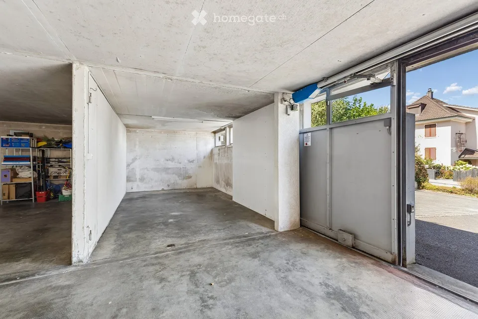 Appartement attractif et lumineux de 4,5 pièces avec espace de jardin à Binningen, dans un endroit calme et verdoyant