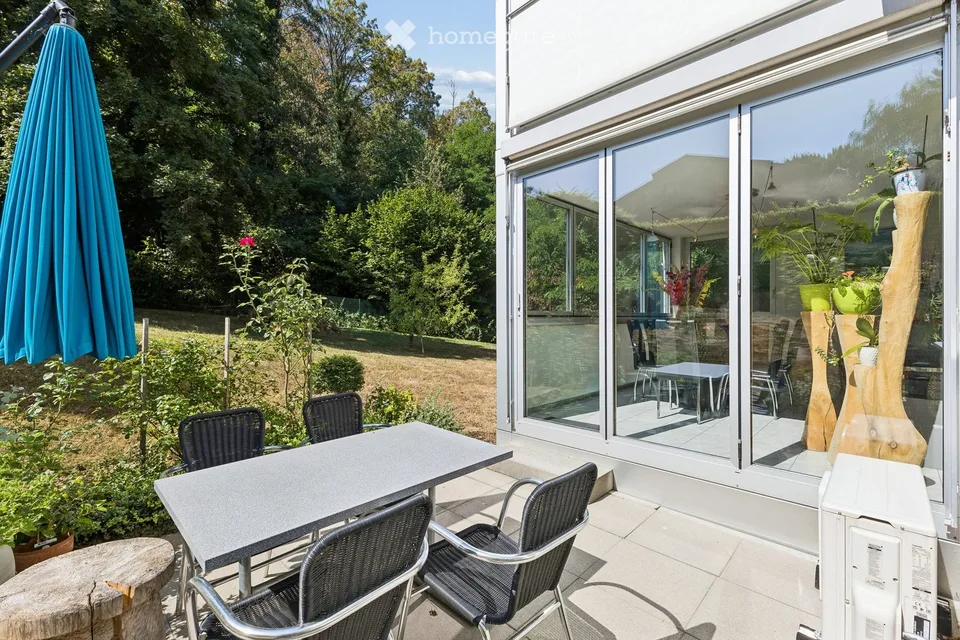 Appartement attractif et lumineux de 4,5 pièces avec espace de jardin à Binningen, dans un endroit calme et verdoyant