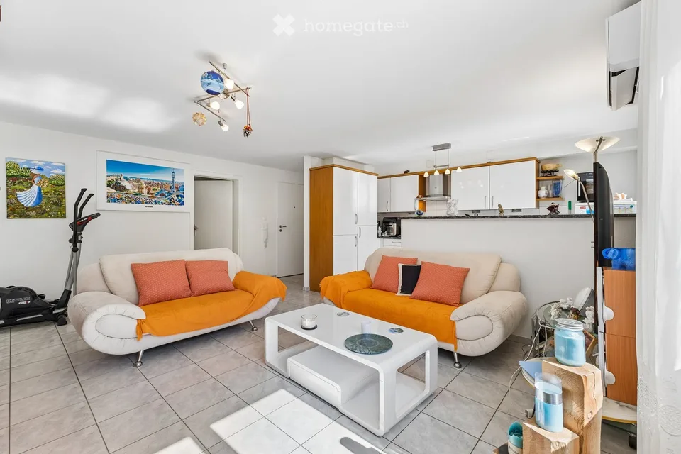 Appartement attractif et lumineux de 4,5 pièces avec espace de jardin à Binningen, dans un endroit calme et verdoyant