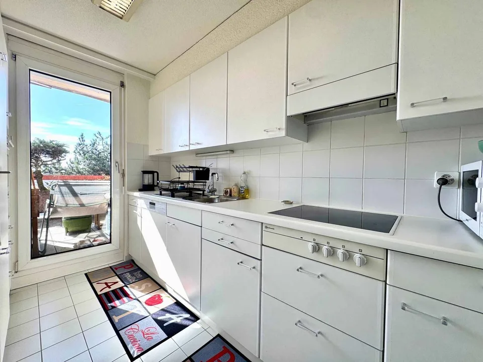 Spacious 2.5-room apartment with a view of the lake