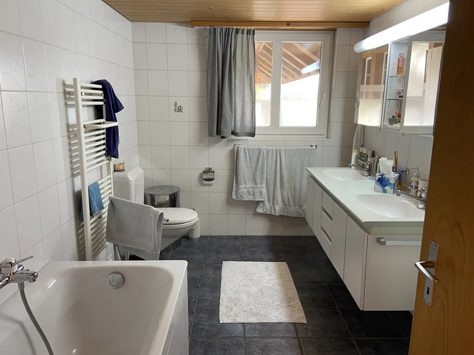Grosszügige 6.5-Zimmer-Wohnung mit grosser Terrasse und Garten