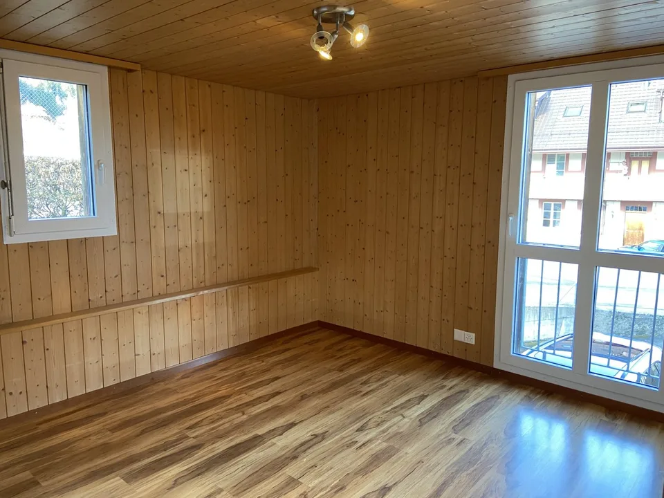 Grosszügige 6.5-Zimmer-Wohnung mit grosser Terrasse und Garten