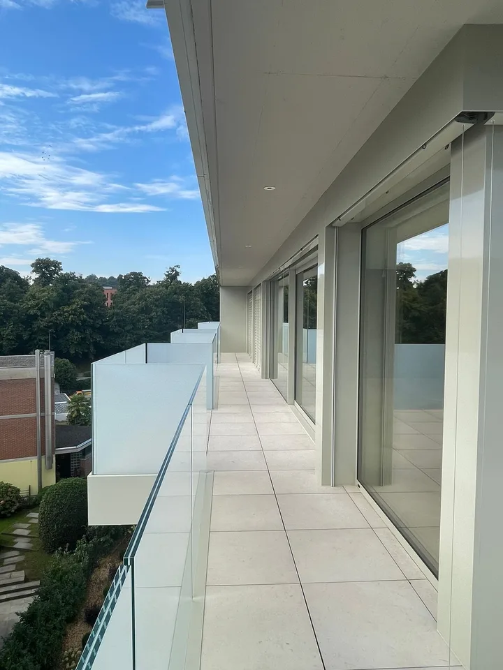 Luxus-Penthouse mit Terrasse und Jacuzzi in Massagno – sofort verfügbar