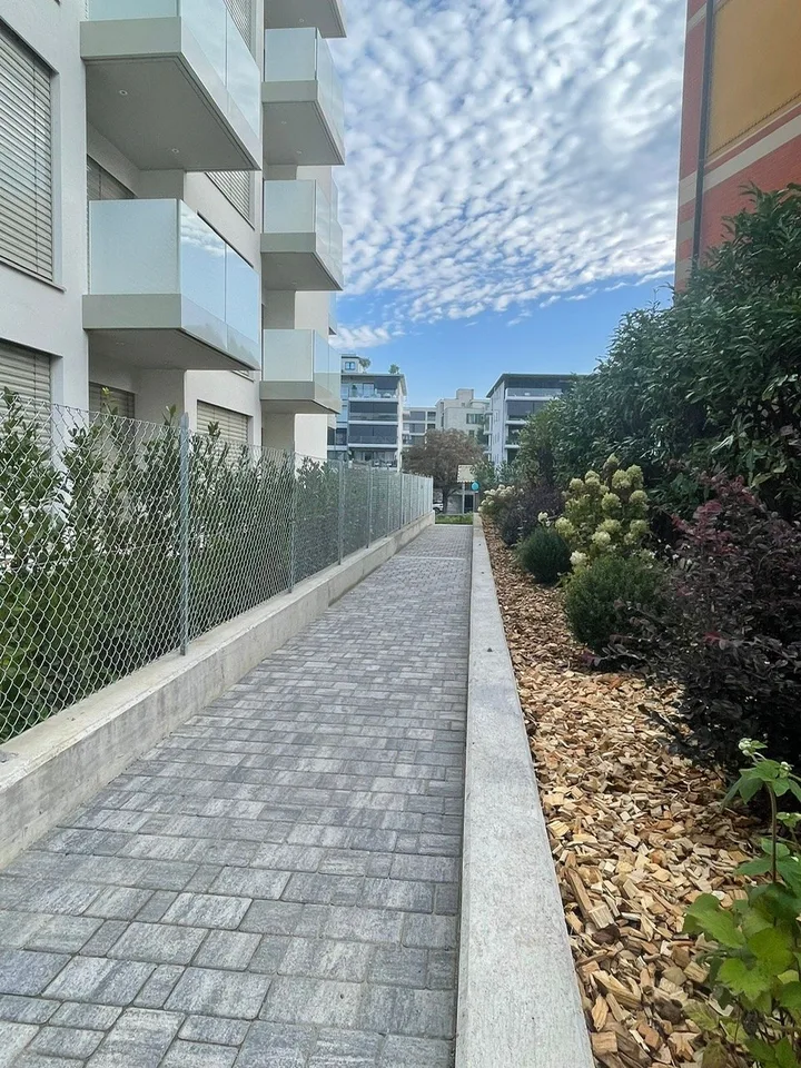 Luxus-Penthouse mit Terrasse und Jacuzzi in Massagno – sofort verfügbar