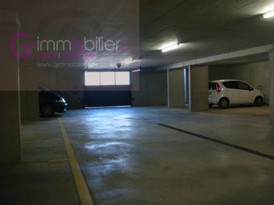 In affitto un posto auto in un garage sotterraneo a Monthey