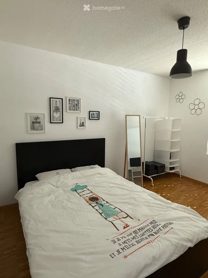 Chambre meublée avec balcon privé
