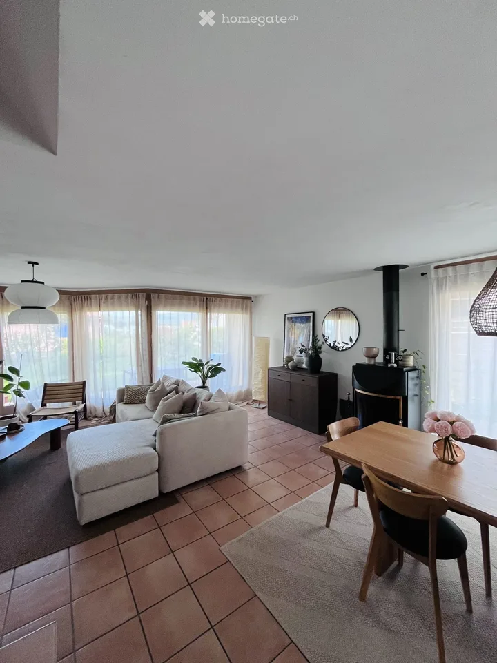 Spatieuse villa jumelle dans un endroit calme