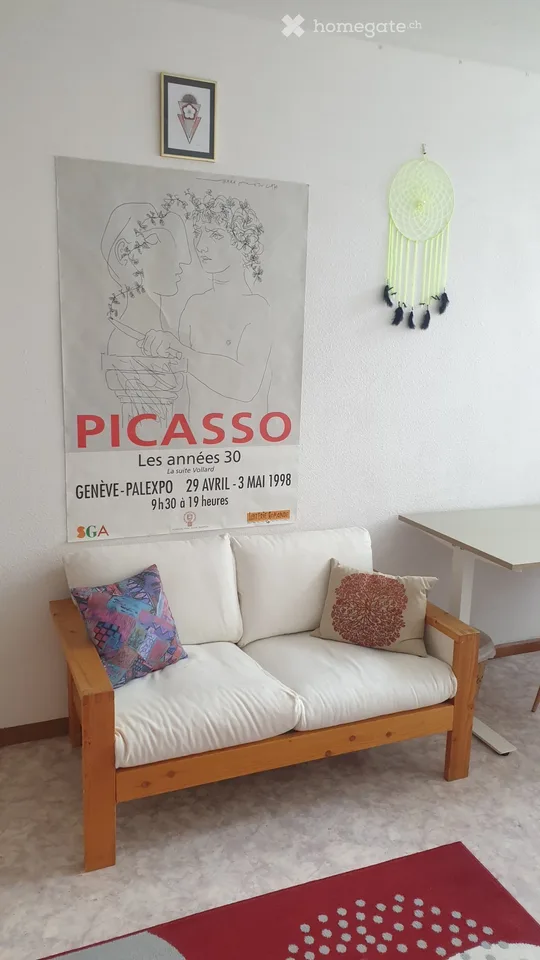 Furnished room as a pied-à-terre