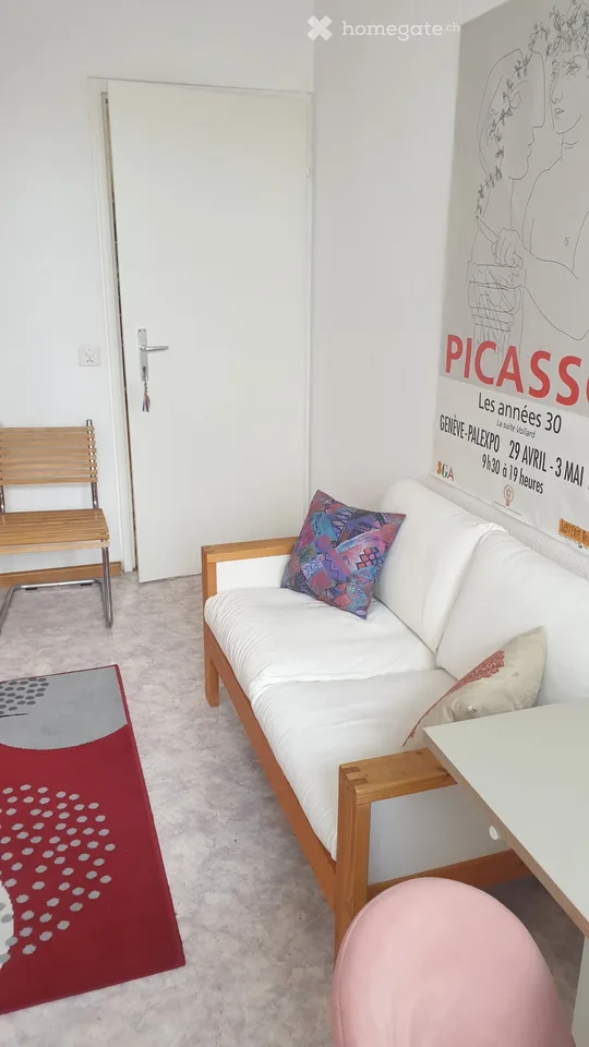 Furnished room as a pied-à-terre