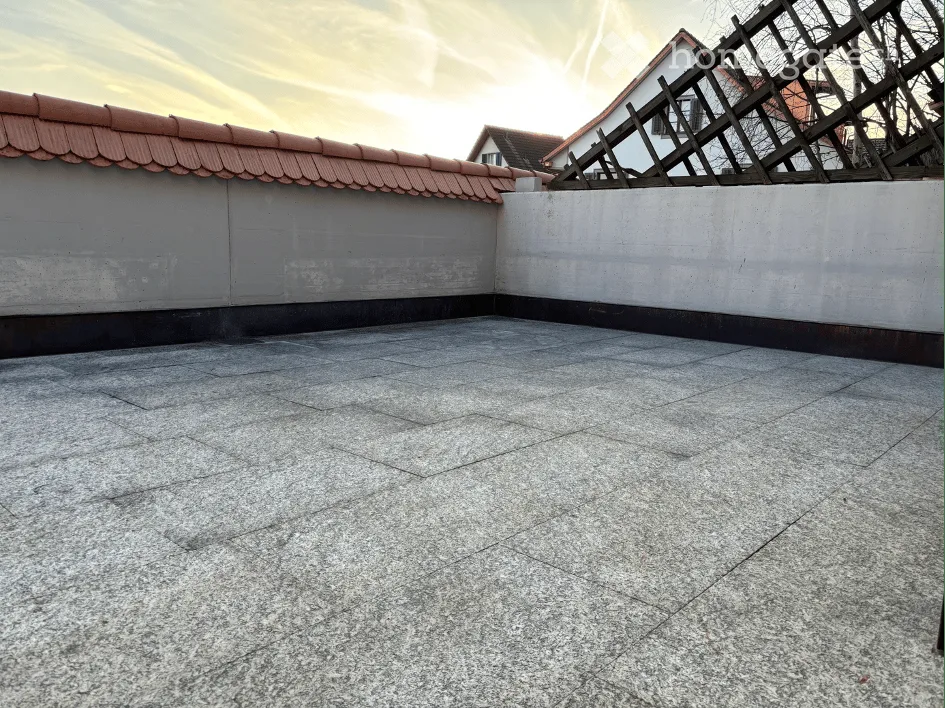 Freshly renovated 3-story gem with mountain view & terrace