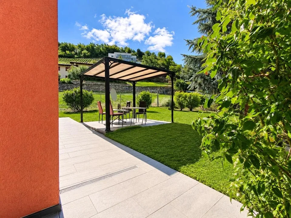 Geräumige Einzelvilla mit großem Garten in Sierre