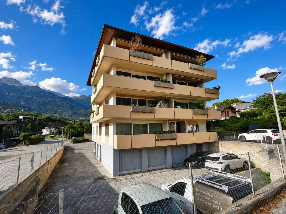 Lumineux 3,5 pièces avec balcon et vue dégagée à Sierre